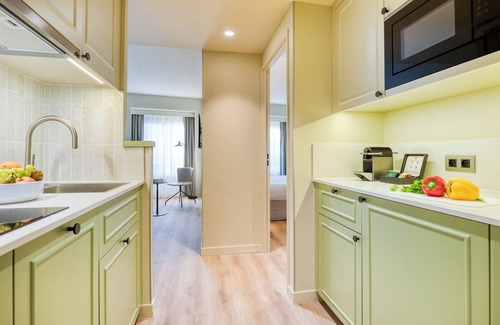 Saint-Merri Apartment | Les Halles Paris 1 Bedroom Apartment Sleeps 4