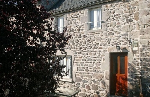 Murol House | Les Hirondelles - Murol