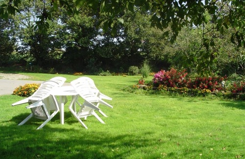 Plemet House | Les Hortensias à la Cuique