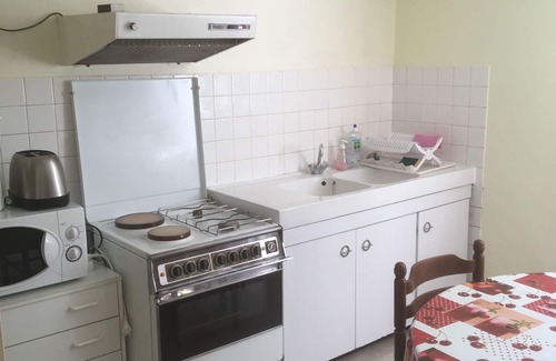 Belz House | Les Hortensias, 3 bedrooms. Large garden, enclosed parking. Near Carnac, Lorient.