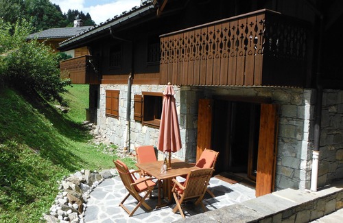 Les Houches Apartment | Les Houches, groundfloor 2 bed apt, approx 100m to lifts, south facing terrace.