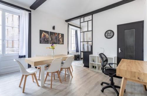 Clermont Ferrand City Centre Apartment | Les Joyaux du Temps #Hypercentre#Confort