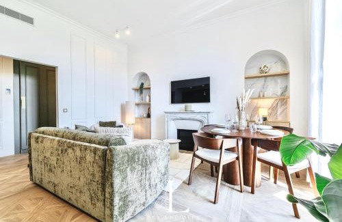 Carnot Apartment | Les Lucioles 7- Luxury 2 - Bedroom Apartment