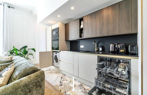 Carnot Apartment | Les Lucioles 7- Luxury 2 - Bedroom Apartment