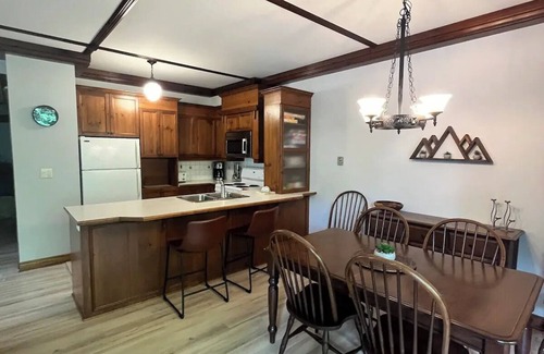 Mont-Tremblant Condo | Les Manoirs - Mont Tremblant Perfect Location HotTub/Pool (summer) - Fireplace