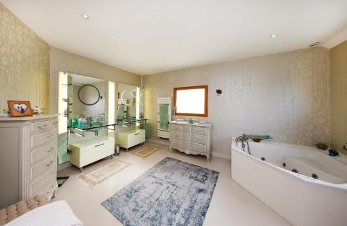 Saint-Germain-sur-Ay House | Les Mouettes - Maison vue mer