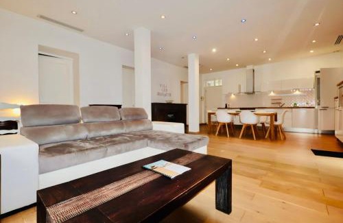 Golfe Juan Apartment | Les Muguets - Apt Standing 4 Prs - clim, parking