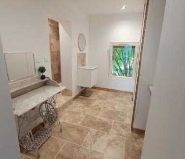Chateauvillain Apartment | Les Murmures Desbordes