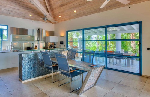 Plum Bay Villa | Les Palmiers Bleus (3/5 Rooms)