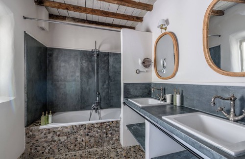 Paradou Hotel | Les Petites Maisons - Hameau des Baux