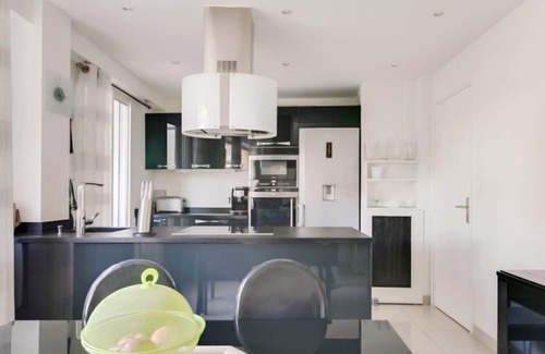 Riou - Petit Juas - Av de Grasse Apartment | Les Pins D'Alep by Interhome