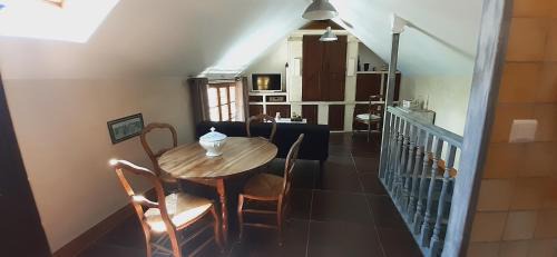 Fraissinet-de-Fourques House | Les pruniers