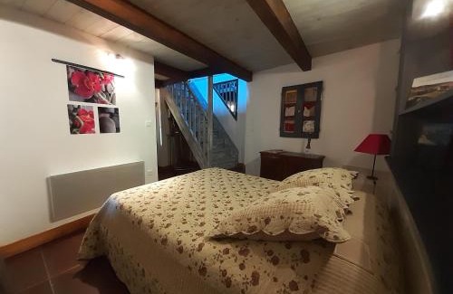 Fraissinet-de-Fourques House | Les pruniers