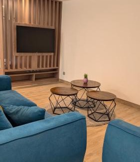 Solutre-Pouilly House | Les roches voisines "big rock"