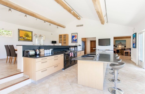Le Rouret Villa | Les Romarins