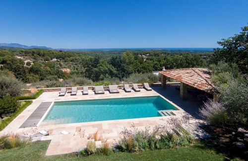 Le Rouret Villa | Les Romarins