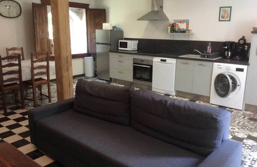 Jars House | Les Ruellés, a renovated former farmhouse in a green setting