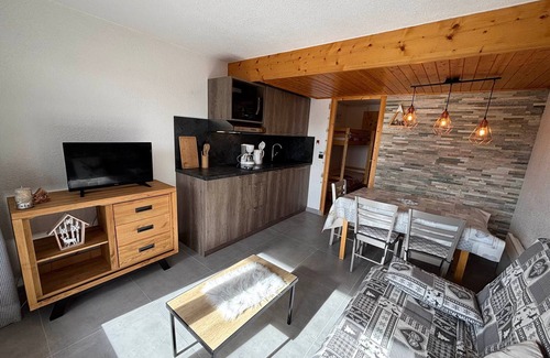 Les Saisies Apartment | Les Saisies - Equipped Studio Cabin for 4 with Balcony