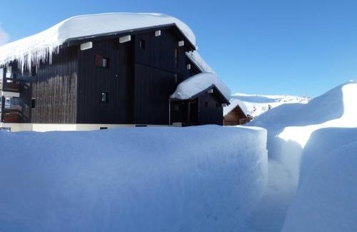 Les Saisies Apartment | Les Saisies - Studio Cabine avec Garage pour 4-5 personnes, ensoleillé, vue sur pistes, non fumeur - FR-1-293-152