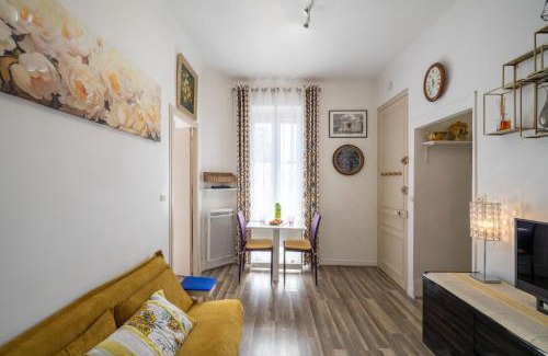 Riou - Petit Juas - Av de Grasse Apartment | Les voiles des Régates, à 5 minutes du centre à pied, 15 minutes de la mer