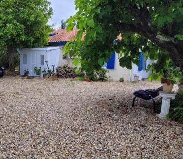 Saint-Vivien-de-Medoc House | LES VOLETS BLEUS