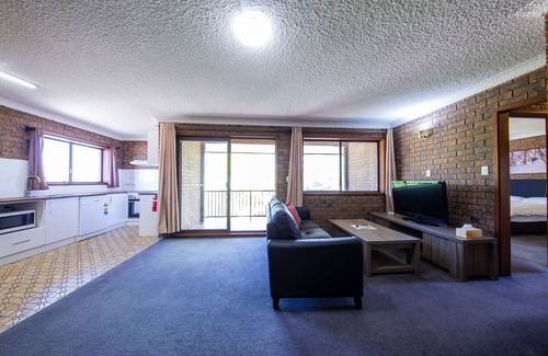 Jindabyne Hotel | Leski Club