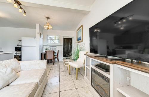 Hudson Beach Estates Apartment | Less Than 1 Mi to Beach Hudson Apt with Fishing Dock Access