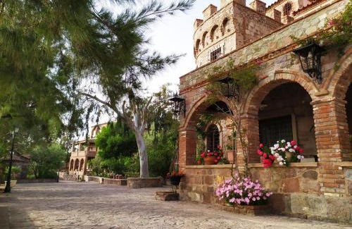 Sigri Villa | Lesvos Tower House Komninos