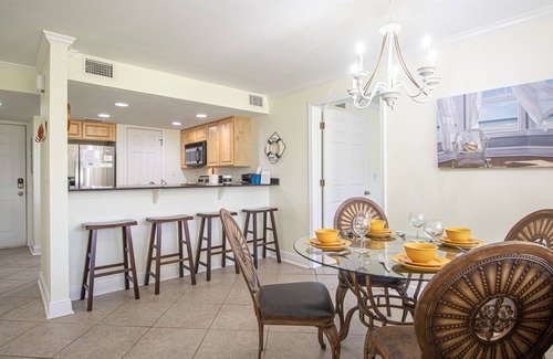 Biloxi Condo | Let The Countdown To Beach Time Begin! Newly decorated and sleeps 6 in beds!