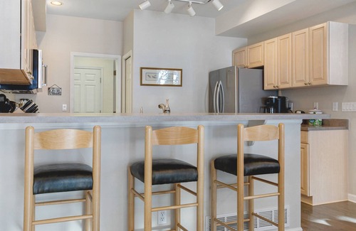 Eagle-Vail House | Let Us Be Your Vacation Home this Winter! Hot Tub, Dog Friendly, Quiet Golf Course Views.