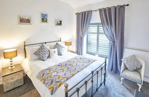 Loftus House | LetAway - Mad Alice's Cottage, Loftus
