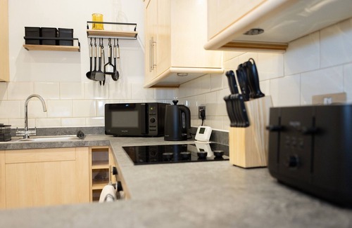 Southport Apartment | Lethbridge Villa 49 3-bedroom Apartment with Garden, Fibre WiFi, free parking