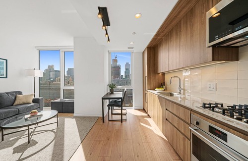 Killgubbin Hotel | Level studio suite with full kitchen and luxury bath