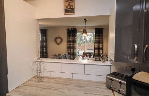 St. Ann's Chapel Cottage | LEWIS LODGE, pet friendly, with a garden in St Ann's Chapel, Cornwall