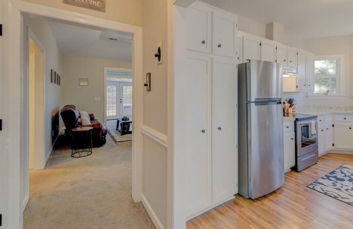 Lexington House | Lexington Layover House 3 BD 2 BA Private Home