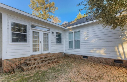 Lexington House | Lexington Layover House 3 BD 2 BA Private Home
