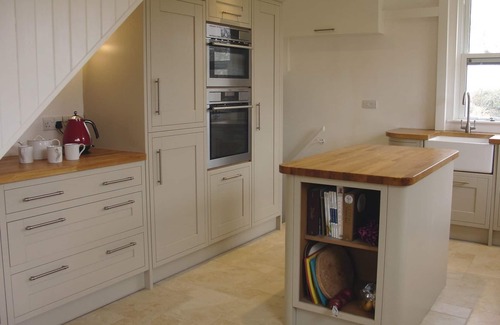 Bideford Cottage | LEY PARK, family friendly, with open fire in Welcombe Mouth