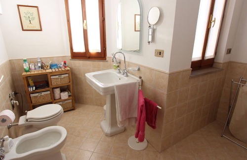 Foligno Apartment | "Liberty House" - Double - "Green Mint" Room