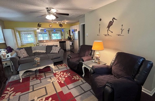 Dutton House | Liberty Oaks Landing ~ Charming Riverside Cottage