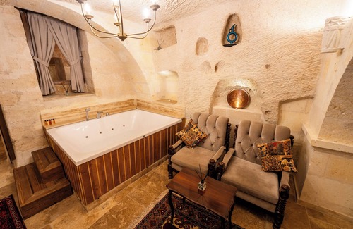 Ortahisar Hotel | Library Cave Hotel