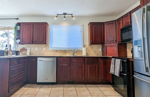 Black Mountain House | Licensed Private Sunset Pool Oasis - 15 min to Downtown