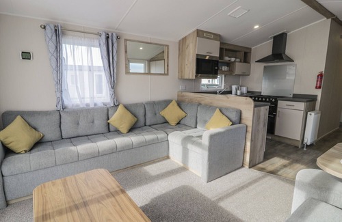 Prestatyn Cottage | LIDO GOLD 205, family friendly, country holiday cottage in Prestatyn