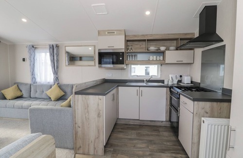 Prestatyn Cottage | LIDO GOLD 205, family friendly, country holiday cottage in Prestatyn