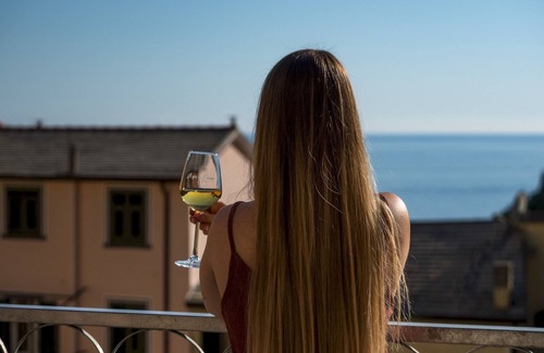 Manarola Apartment | Liersena Sea View Mini Villa with AC