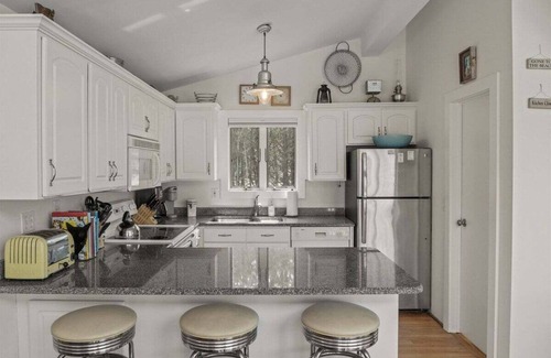 Wellfleet House | Lieutenant's Island Treehouse Getaway