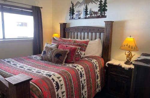 Red River Apartment | Lifts West 208 With Wifi