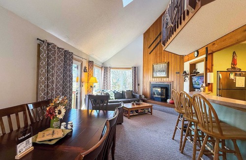Wakefield Condo | Liftside Loft - SI/SO Condo @ Jackson Creek!