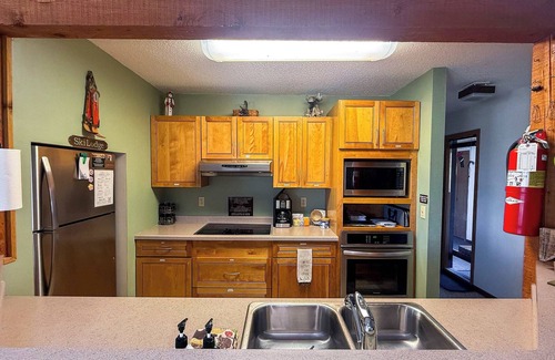 Wakefield Condo | Liftside Loft - SI/SO Condo @ Jackson Creek!