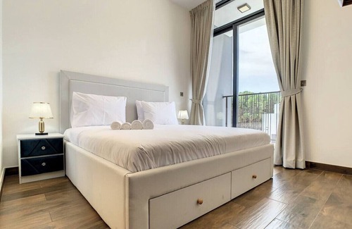 Motor City House | Light & Airy 3BR plus Maids Villa in Motor City