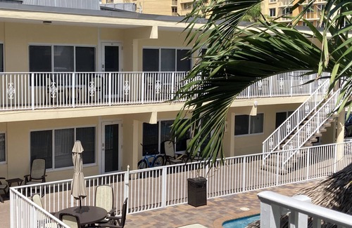 Hillsboro Beach Condo | Light & Airy Poolside One Block to the Beach